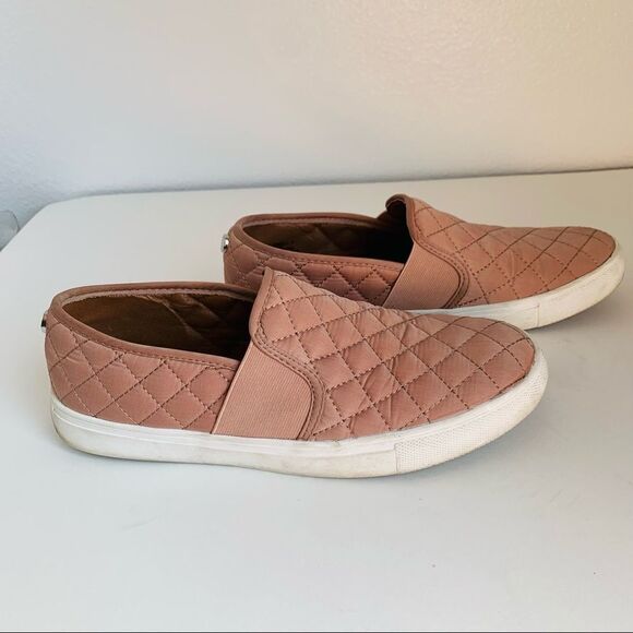 Steve Madden Pink Quilted Slip On Sneakers‎ - Picture 4 of 7